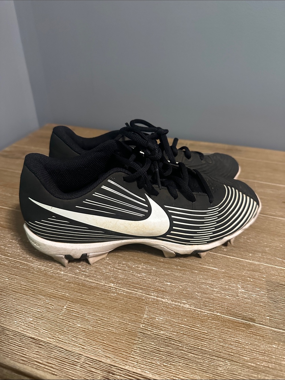 Nike Black & White Soccer/Football Cleats